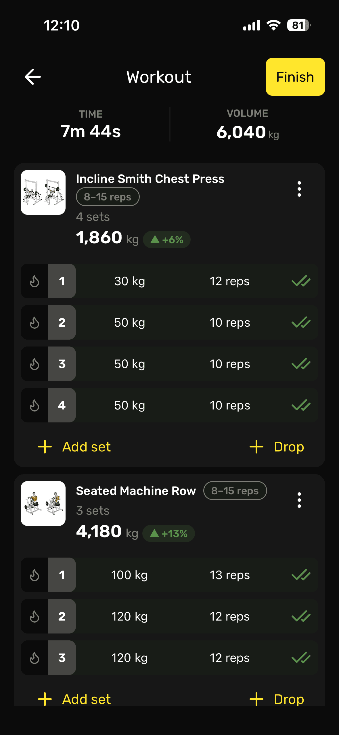 MuscleLab app screen: Log sets while you train